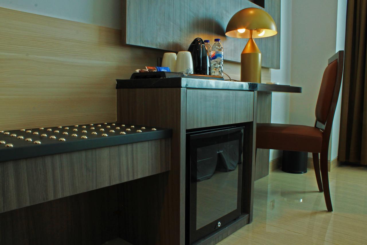 Arthama Hotels Makassar Exterior foto
